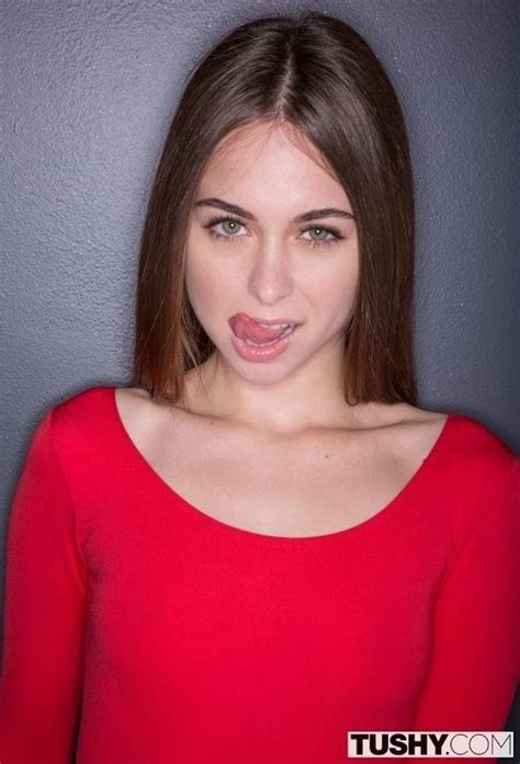 Riley Reid Sucking Cock Porn Videos 